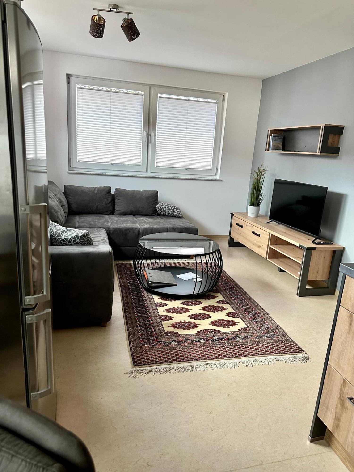 Gaeste-Appartement-Kirsammer Eningen unter Achalm ภายนอก รูปภาพ